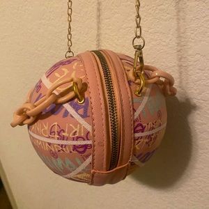 Hand bag basketball style